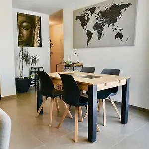 https://le-petit-marquisat-a-deux-pas-du-lac.hotels-rhonealpes.com