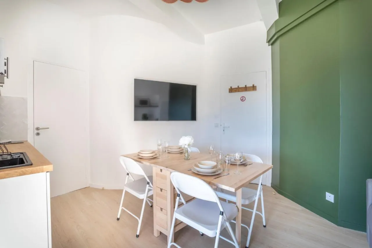 Mont Ventoux - Terrasse - Vue Degagee - Linge De Qualite - Fibre - Confort Gardanne Apartment