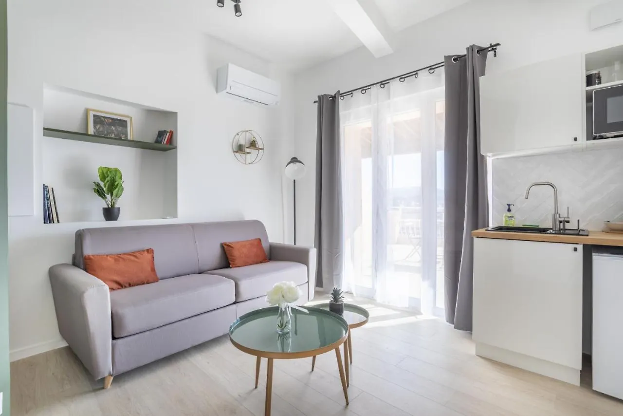 Mont Ventoux - Terrasse - Vue Degagee - Linge De Qualite - Fibre - Confort Gardanne 0*,  France